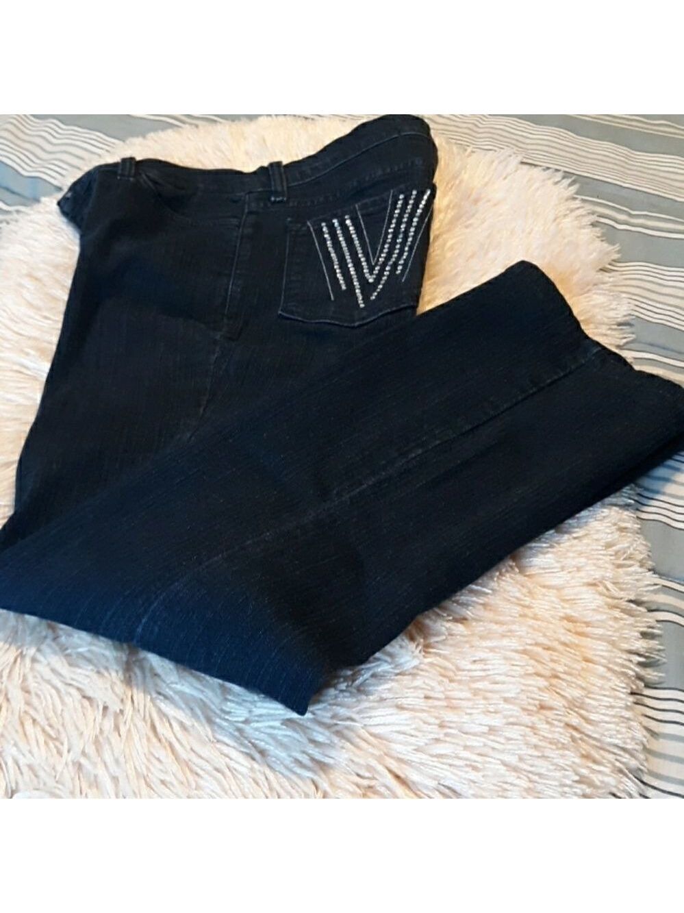 Not Your Daughters jeans Sparkling back pockets Size 8